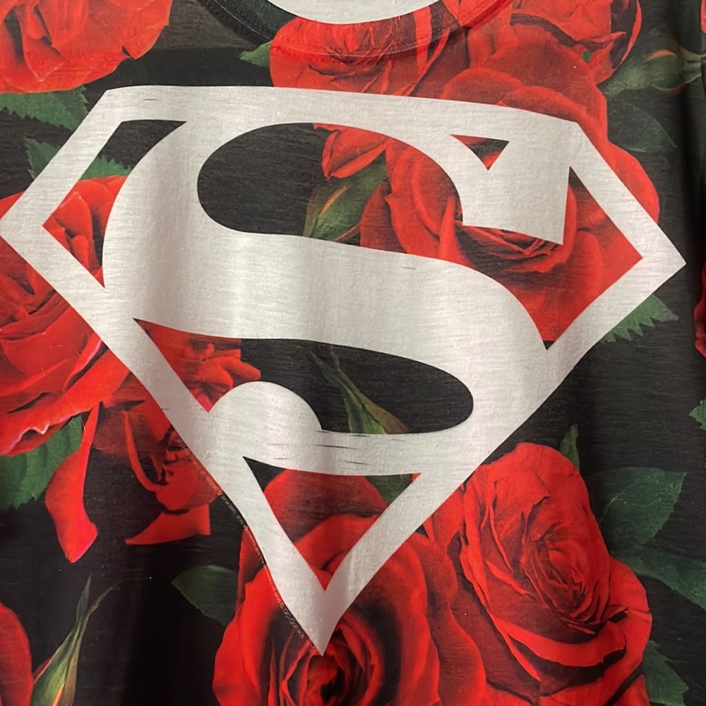 Superman & Roses Tee - Picture 2 of 4
